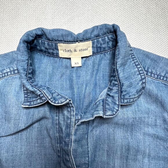 Cloth & Stone Tencel Anthropologie Chambray Button Down Top XS Soft Denim Shirt - Picture 3 of 15